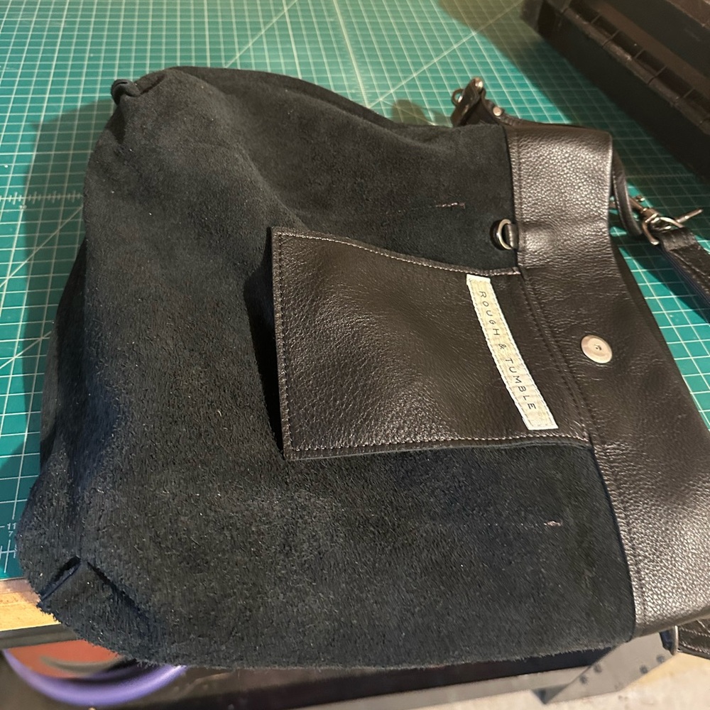 Rough and Tumble Black Leather Shoulder Bag - Picture 3 of 4